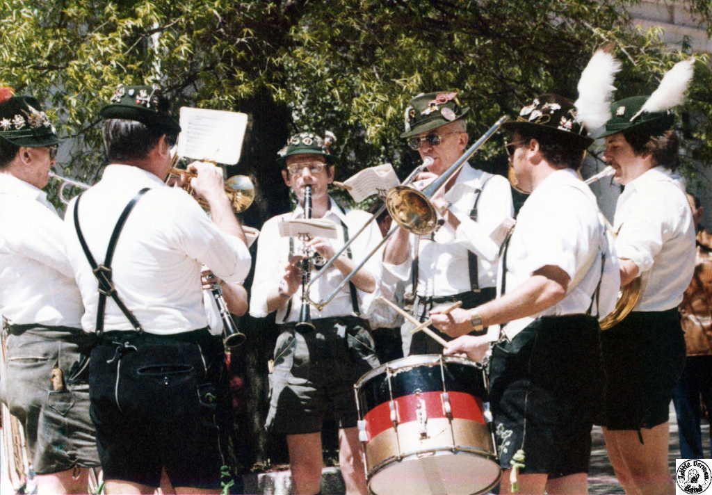 1981 04 15 03 Fayetteville Mall.jpg